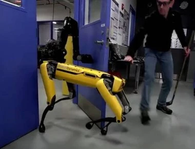 Το ρομπότ εκδικητής της Boston Dynamics - Το μέλλον μοιάζει δυσοίωνο για τον άνθρωπο (βίντεο)